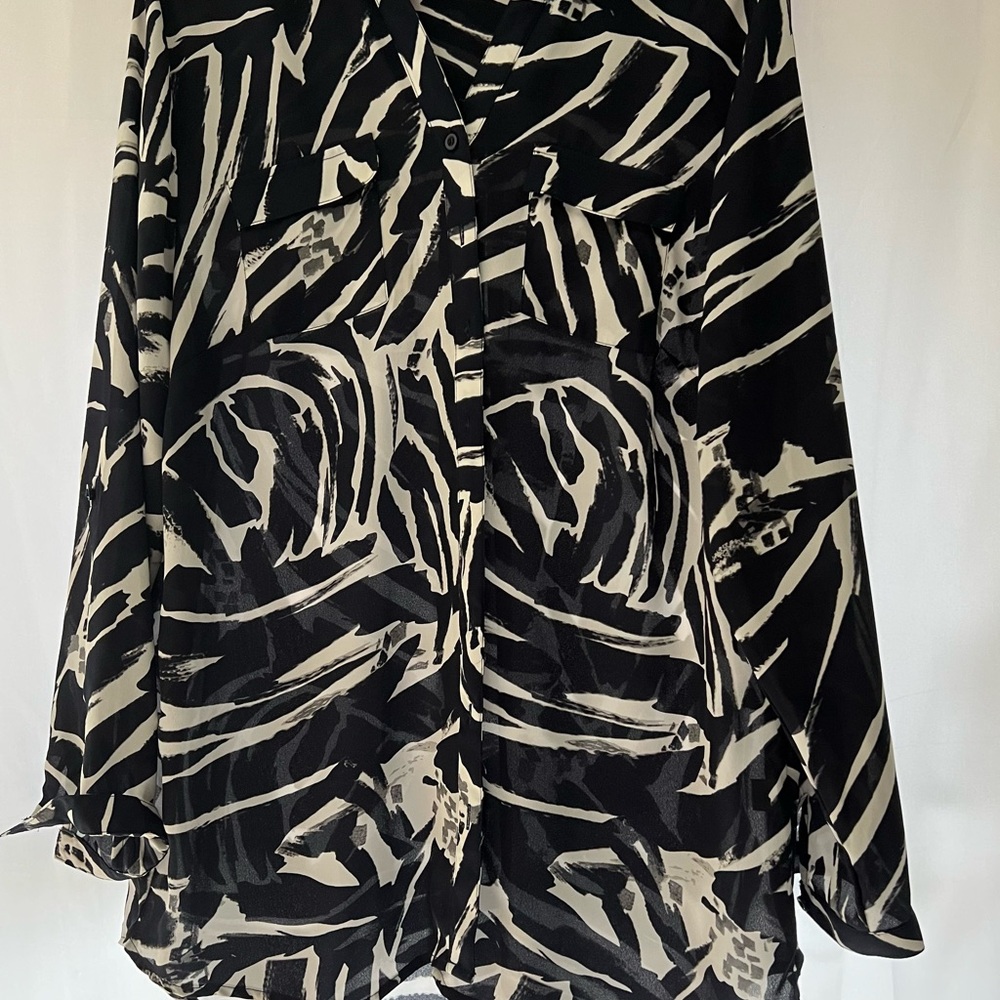 Black and White Abstract Print Button-Up Shirt